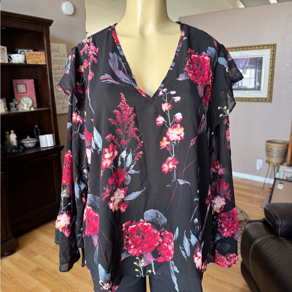 A New Day black floral long double ruffled bell sleeves Vneck blouse-size XXL